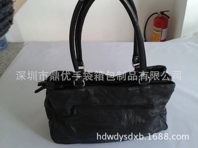 女式手提包 新款供應(yīng)真皮車縫線女包 黑色百搭歐美潮流個(gè)性包包-深圳市鼎優(yōu)手袋箱包制品提供女式手提包 新款供應(yīng)真皮車縫線女包 黑色百搭歐美潮流個(gè)性包包的相關(guān)介紹、產(chǎn)品、服務(wù)、圖片、價(jià)格深圳市鼎優(yōu)手袋箱包制品、拉桿箱包、手袋等等、皮具、紡織品、服裝服飾的購(gòu)銷